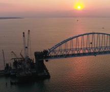 An operation is underway in the Kerch Strait to install the railway arch of the Crimean bridge. What is the weight of the arch of the Crimean bridge?